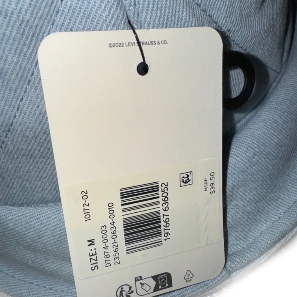 Levi’s Bucket Hat light baby blue